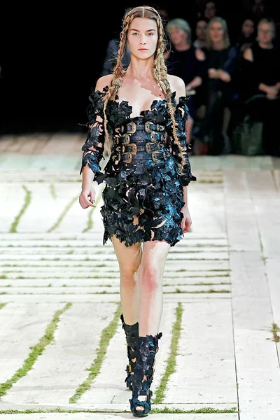 Look 14